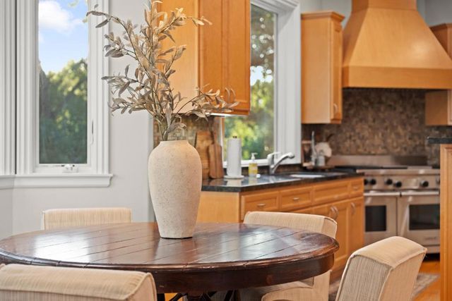 310 Old Spanish Trail, Portola Valley, CA 94028