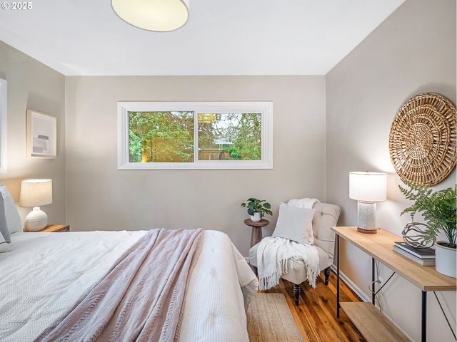 2016 Ne DEKUM St, Portland, OR 97211