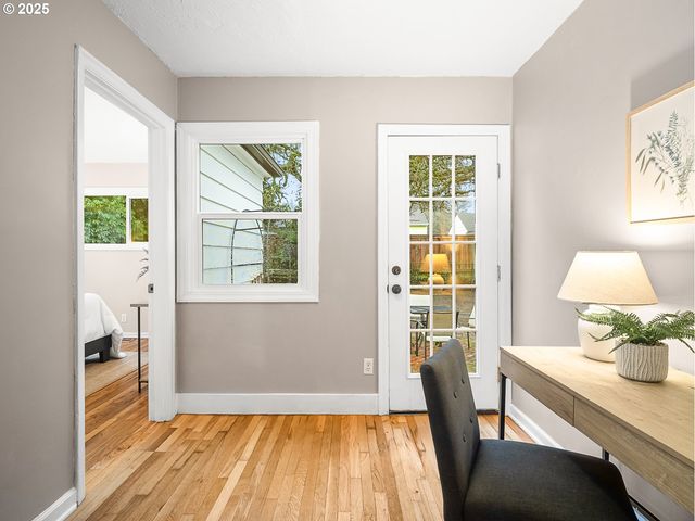 2016 Ne DEKUM St, Portland, OR 97211