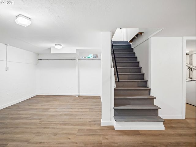 2016 Ne DEKUM St, Portland, OR 97211