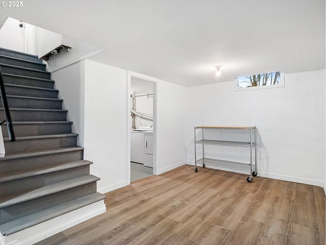 2016 Ne DEKUM St, Portland, OR 97211