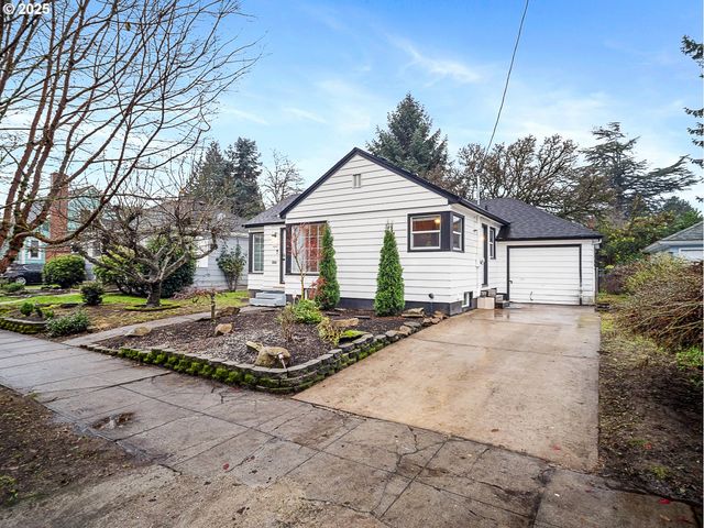 2016 Ne DEKUM St, Portland, OR 97211