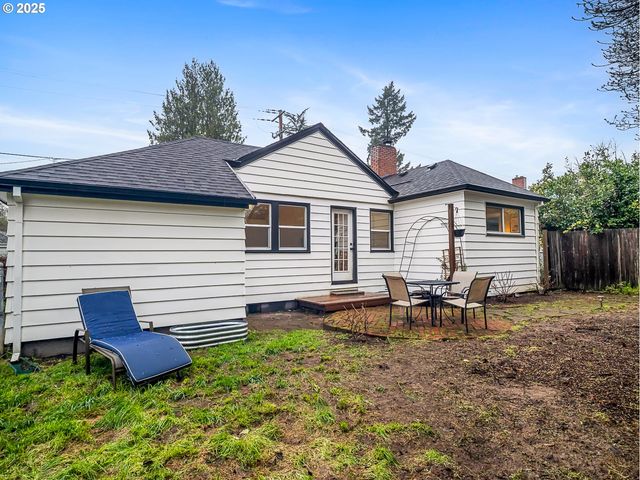 2016 Ne DEKUM St, Portland, OR 97211