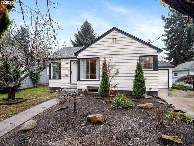 2016 Ne DEKUM St, Portland, OR 97211
