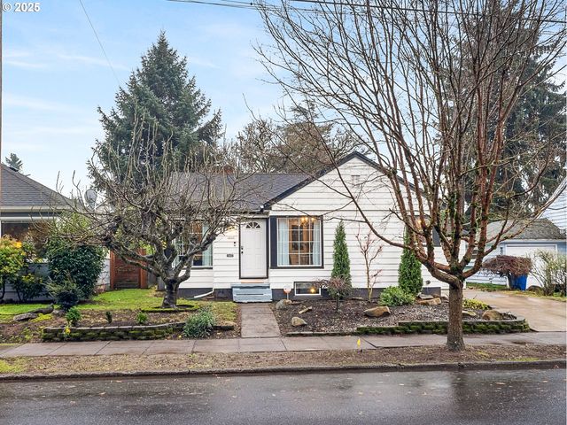 2016 Ne DEKUM St, Portland, OR 97211