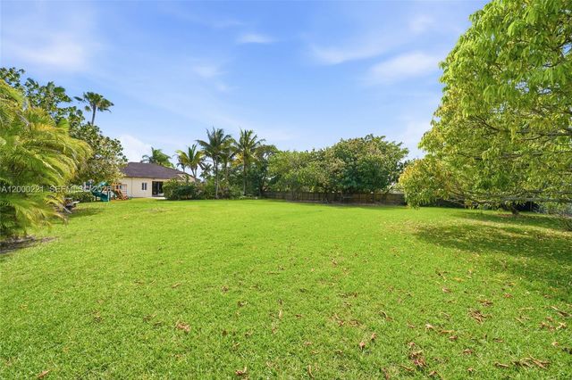 9901 SW 145th St, Miami, FL 33176