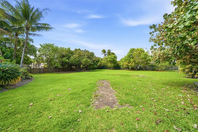 9901 SW 145th St, Miami, FL 33176