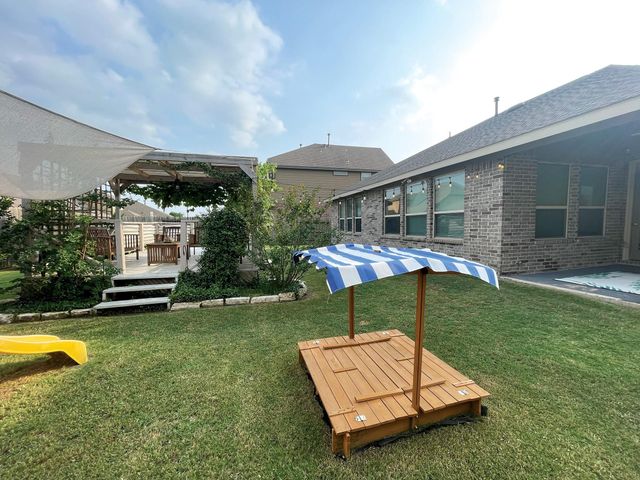 9422 Alpine Cove Drive, Richmond, TX 77406