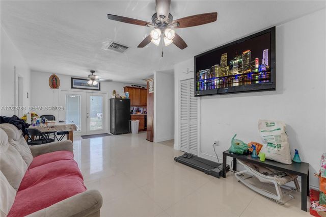 329 NW 13th St, Homestead, FL 33030