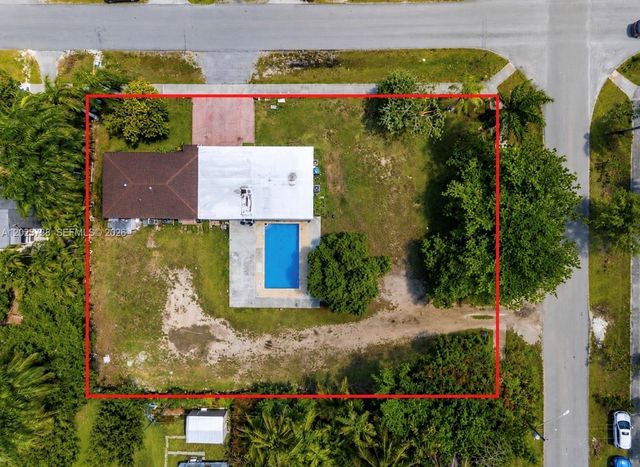 329 NW 13th St, Homestead, FL 33030