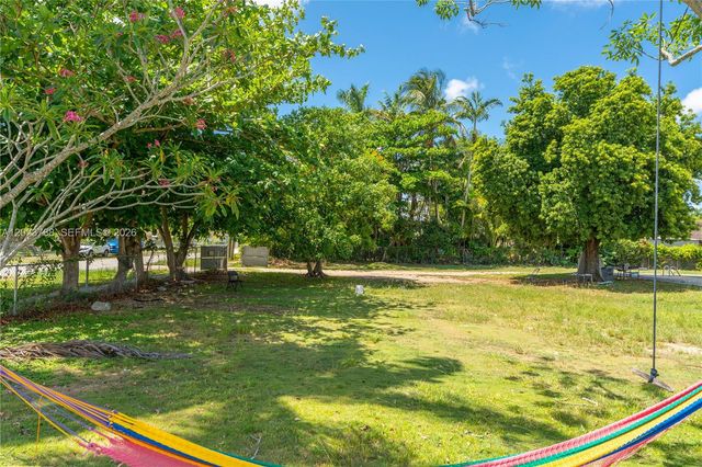 329 NW 13th St, Homestead, FL 33030