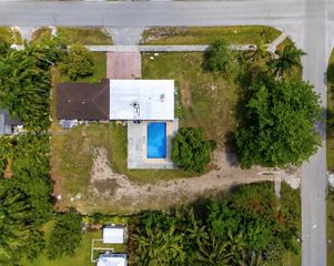 329 NW 13th St, Homestead, FL 33030