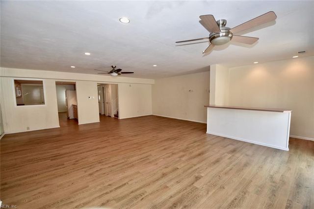 2407 Whaler CT, Virginia Beach, VA 23451