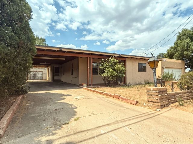 1404 Zuni Street, Santa Fe, NM 87505