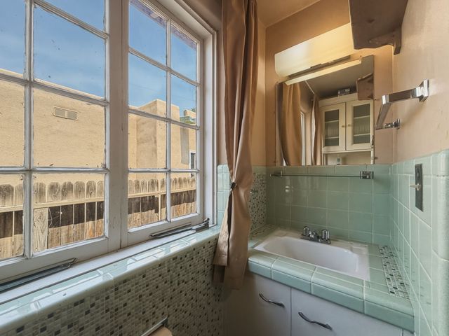 1404 Zuni Street, Santa Fe, NM 87505