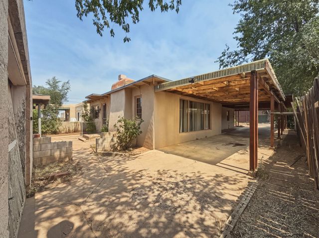 1404 Zuni Street, Santa Fe, NM 87505