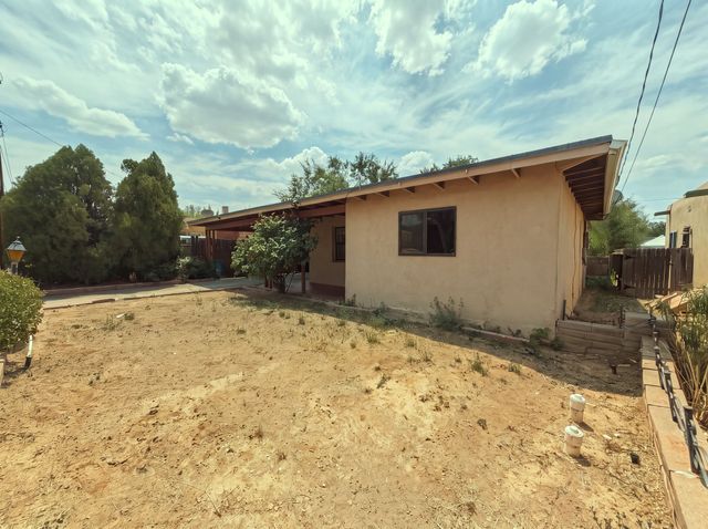 1404 Zuni Street, Santa Fe, NM 87505