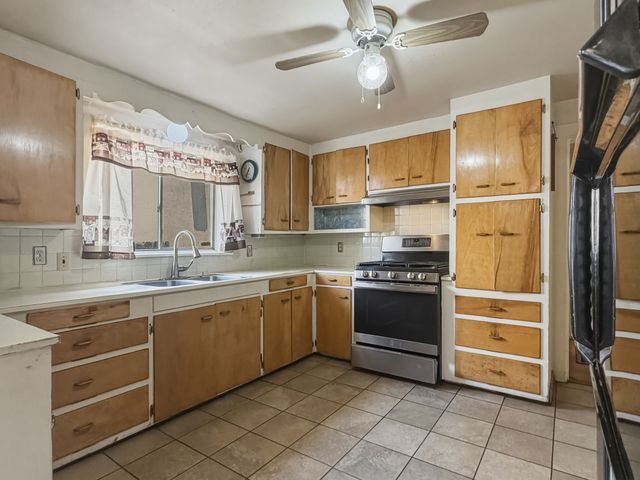 1404 Zuni Street, Santa Fe, NM 87505