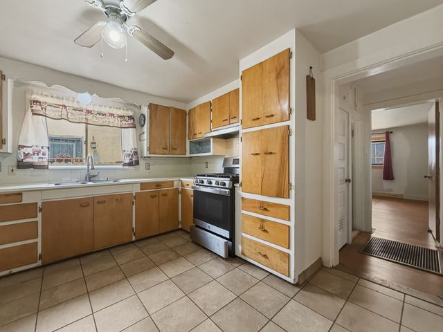 1404 Zuni Street, Santa Fe, NM 87505