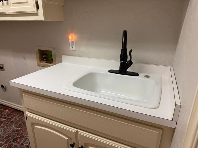 6108 Plum Thicket Road, Oklahoma City, OK 73162