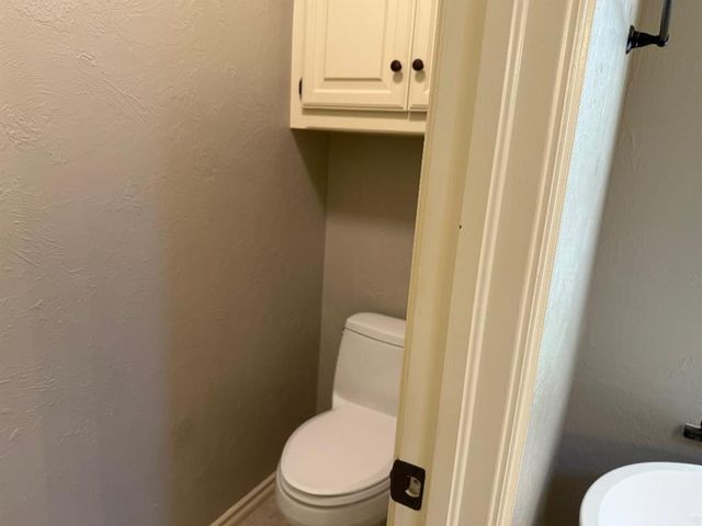 6108 Plum Thicket Road, Oklahoma City, OK 73162