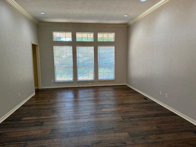 6108 Plum Thicket Road, Oklahoma City, OK 73162