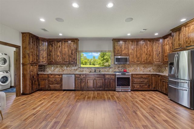 19216 Fm 442 Road, Needville, TX 77461