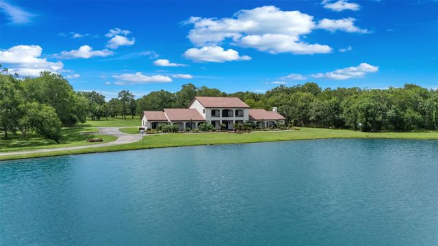 19216 Fm 442 Road, Needville, TX 77461