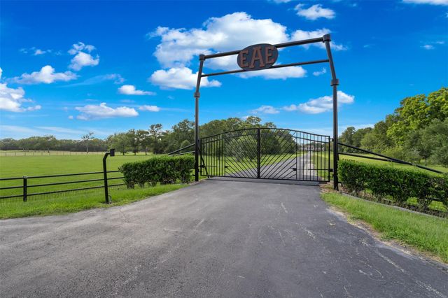 19216 Fm 442 Road, Needville, TX 77461