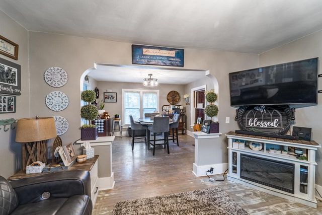 1303 E WAUSAU AVENUE, Wausau, WI 54403