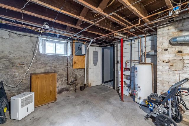 1303 E WAUSAU AVENUE, Wausau, WI 54403