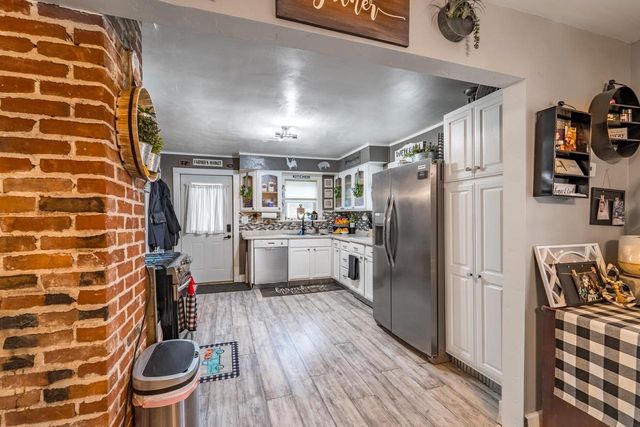 1303 E WAUSAU AVENUE, Wausau, WI 54403