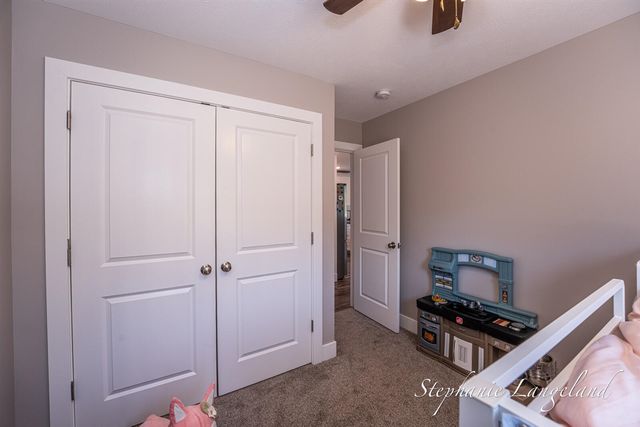 4925 S Brooks Road, Fruitport, MI 49415