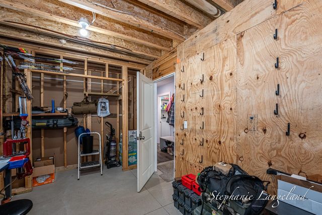 4925 S Brooks Road, Fruitport, MI 49415