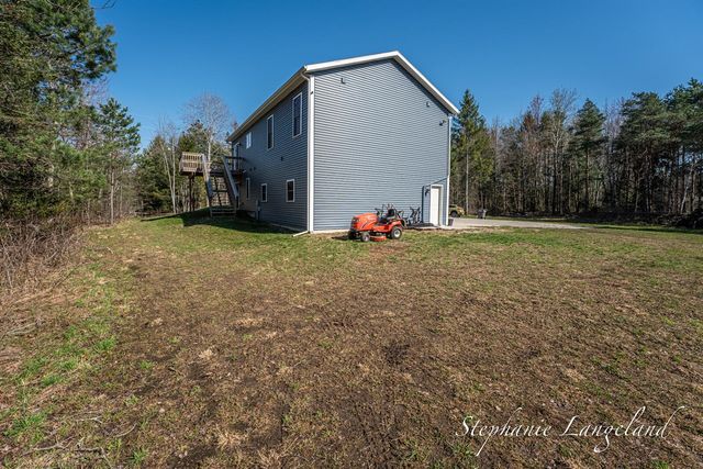 4925 S Brooks Road, Fruitport, MI 49415