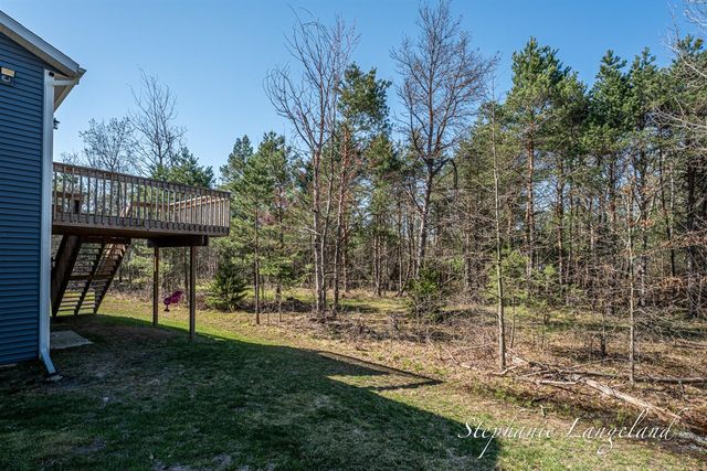 4925 S Brooks Road, Fruitport, MI 49415
