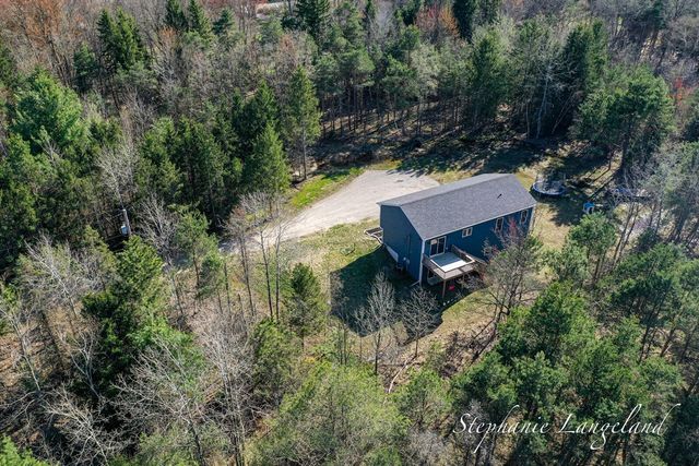 4925 S Brooks Road, Fruitport, MI 49415