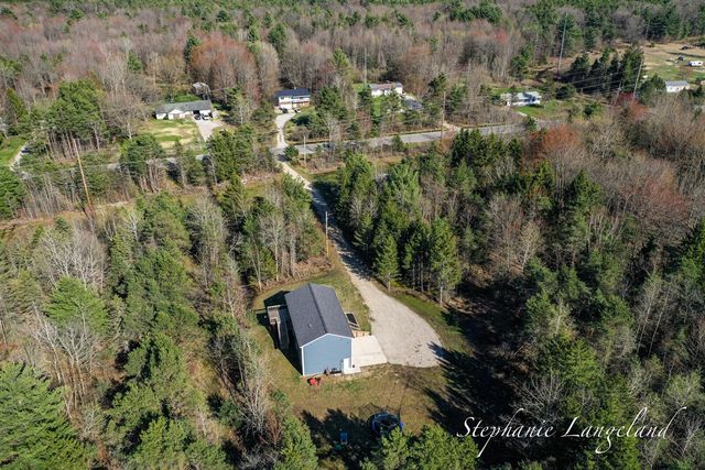 4925 S Brooks Road, Fruitport, MI 49415