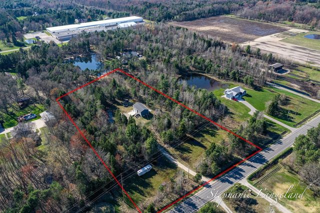 4925 S Brooks Road, Fruitport, MI 49415