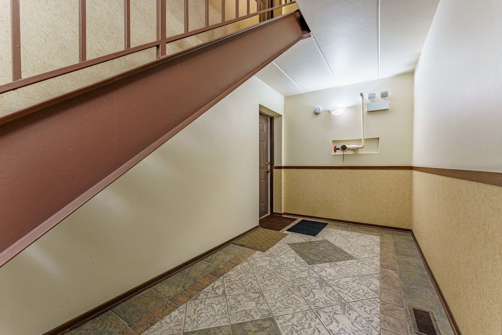 915 N York Street N 404, Elmhurst, IL 60126 — photo 2