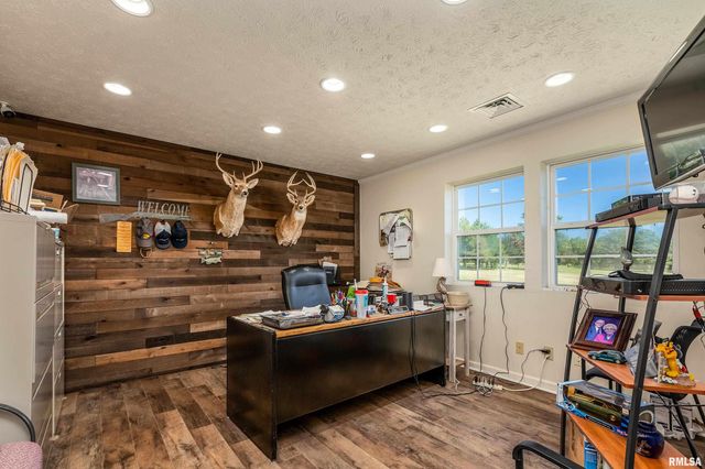 8130 Southfork Road, Marion, IL 62959