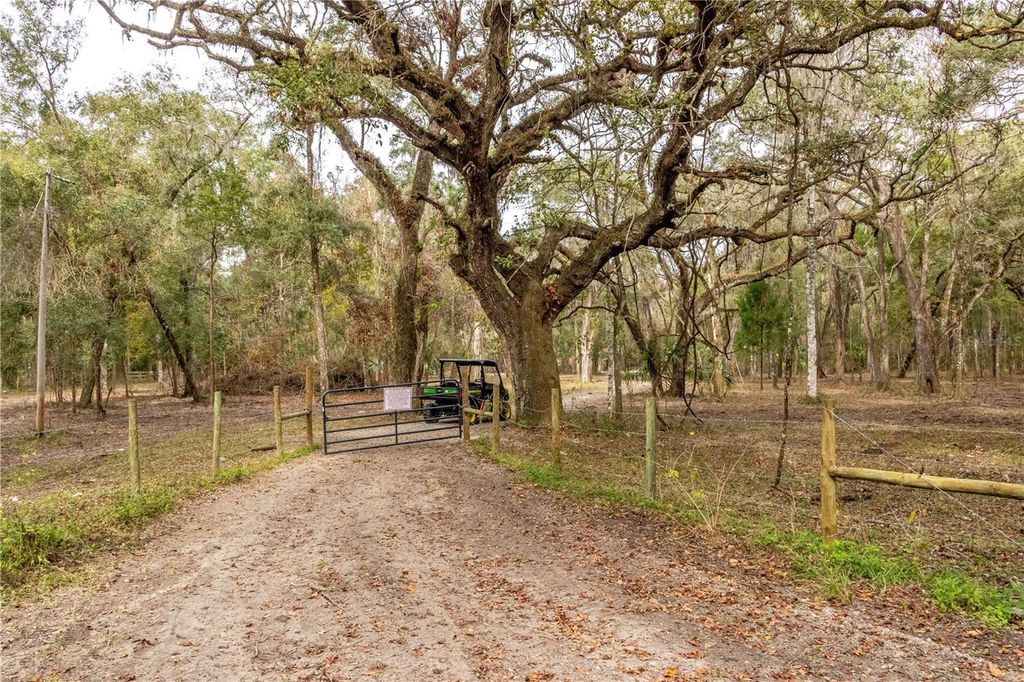 24091 RICHBARN ROAD, Brooksville, FL 34601