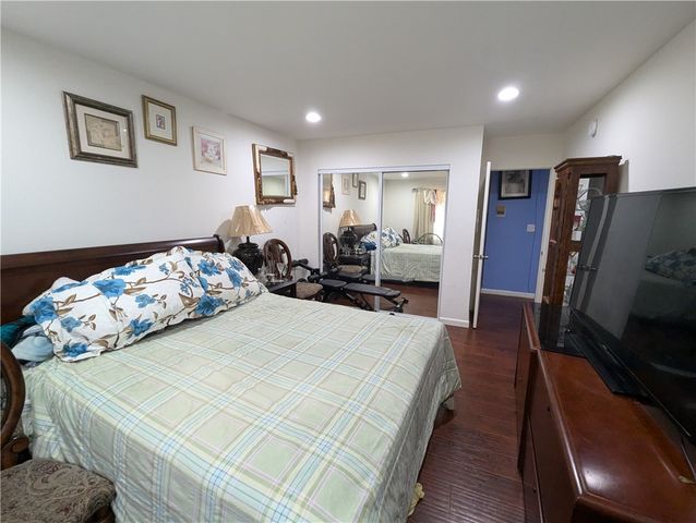 18530 Hatteras St Unit 329, Tarzana (los Angeles), CA 91356