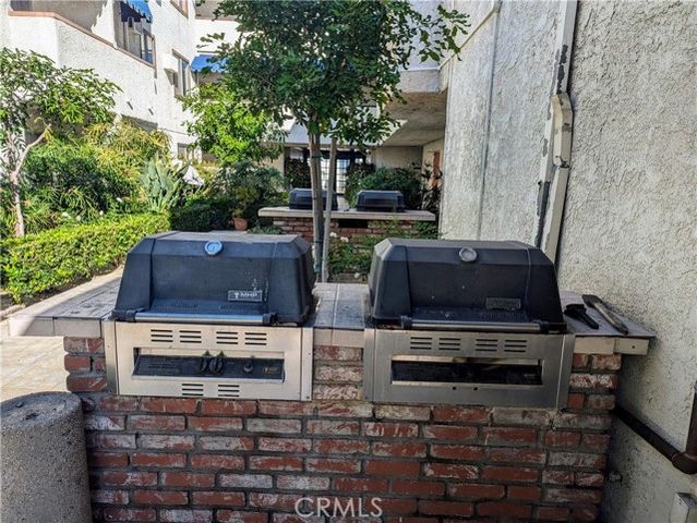 18530 Hatteras St Unit 329, Tarzana (los Angeles), CA 91356