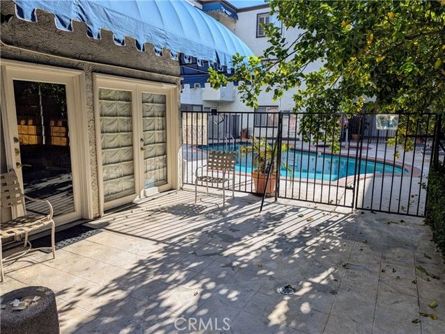 18530 Hatteras St Unit 329, Tarzana (los Angeles), CA 91356