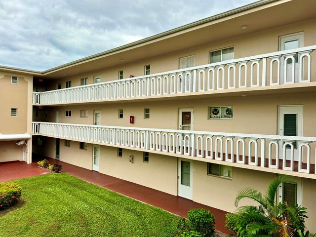 2581 N Garden Drive N 309, Lake Worth, FL 33461
