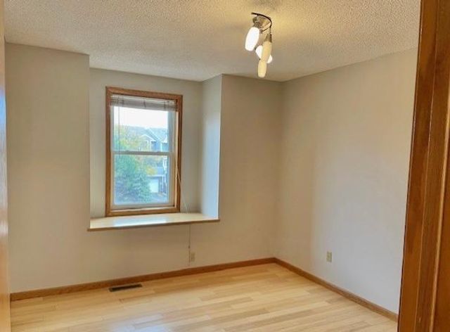 14289 Estates Avenue, Apple Valley, MN 55124