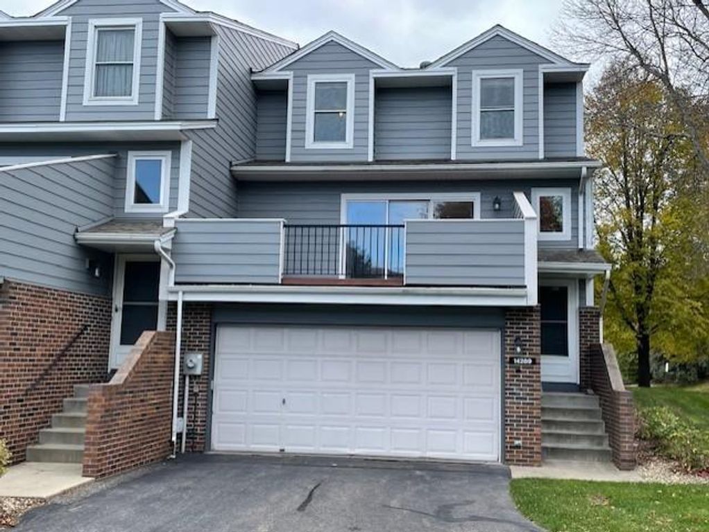 14289 Estates Avenue, Apple Valley, MN 55124