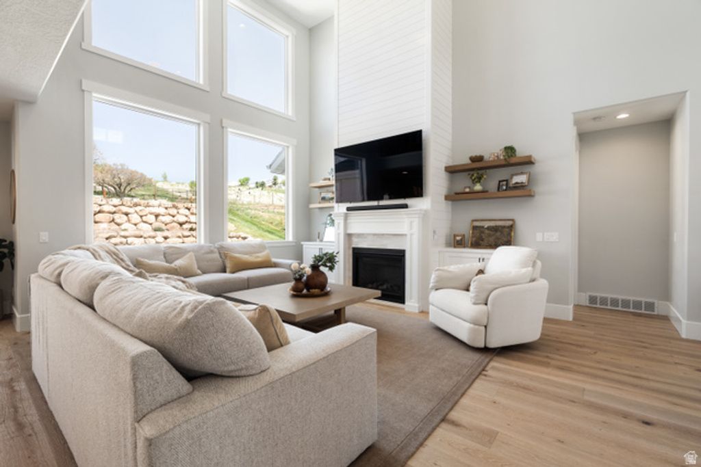 Image 12 of property listing at 179 E TWIN HOLLOW DR #19, Mapleton, UT 84664
