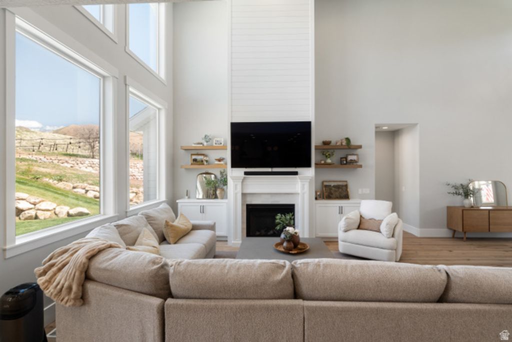Image 13 of property listing at 179 E TWIN HOLLOW DR #19, Mapleton, UT 84664